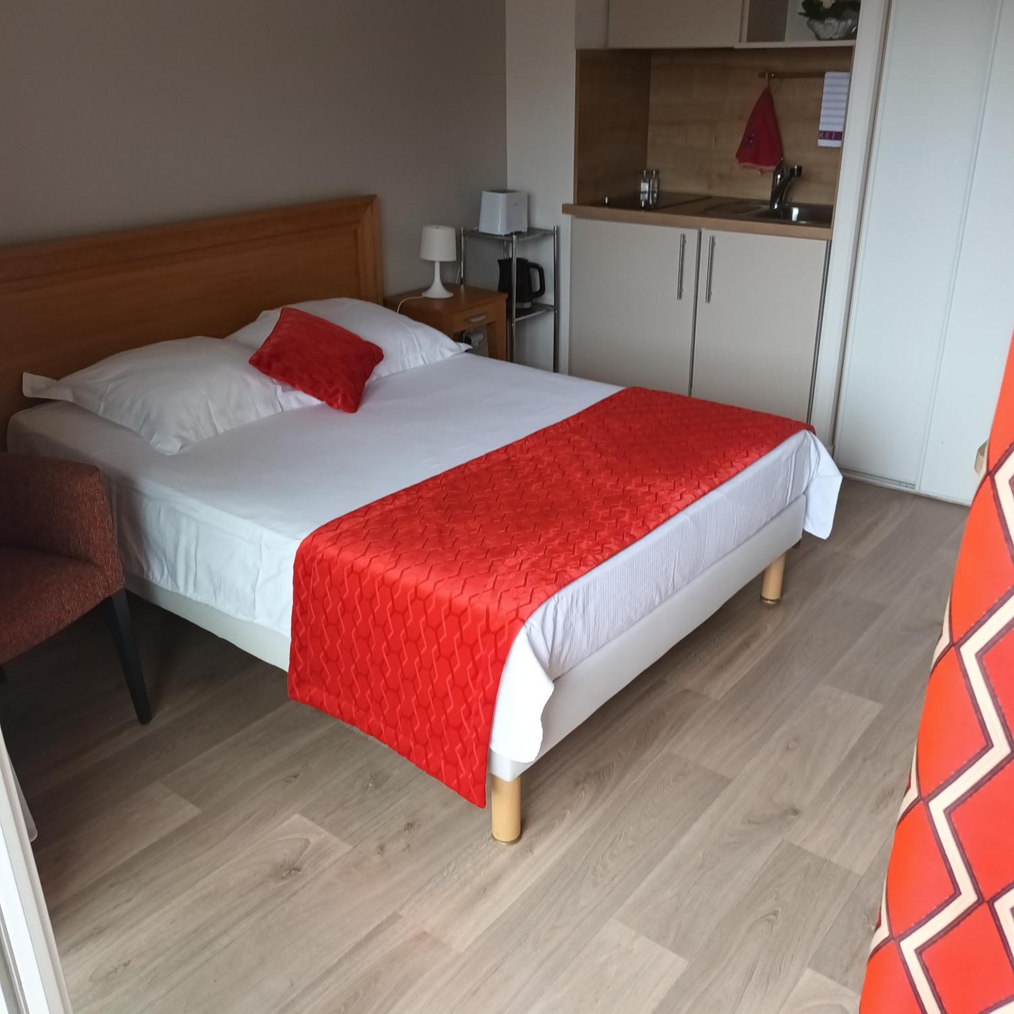 Domitys Le Clos Du Cedre Aparthotel Dompierre-sur-Mer Luaran gambar